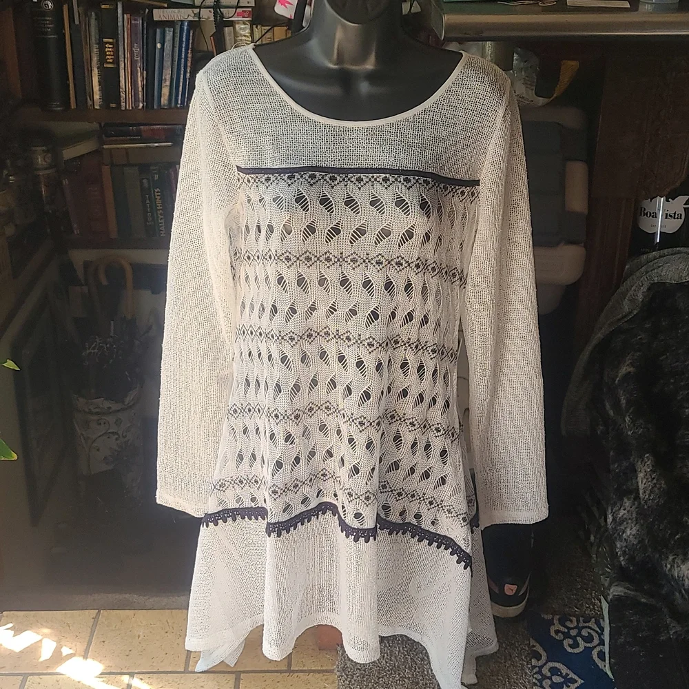 a'reve BEAUTIFUL NEW knit white & black detailed sheer tunic L - Picture 8 of 10